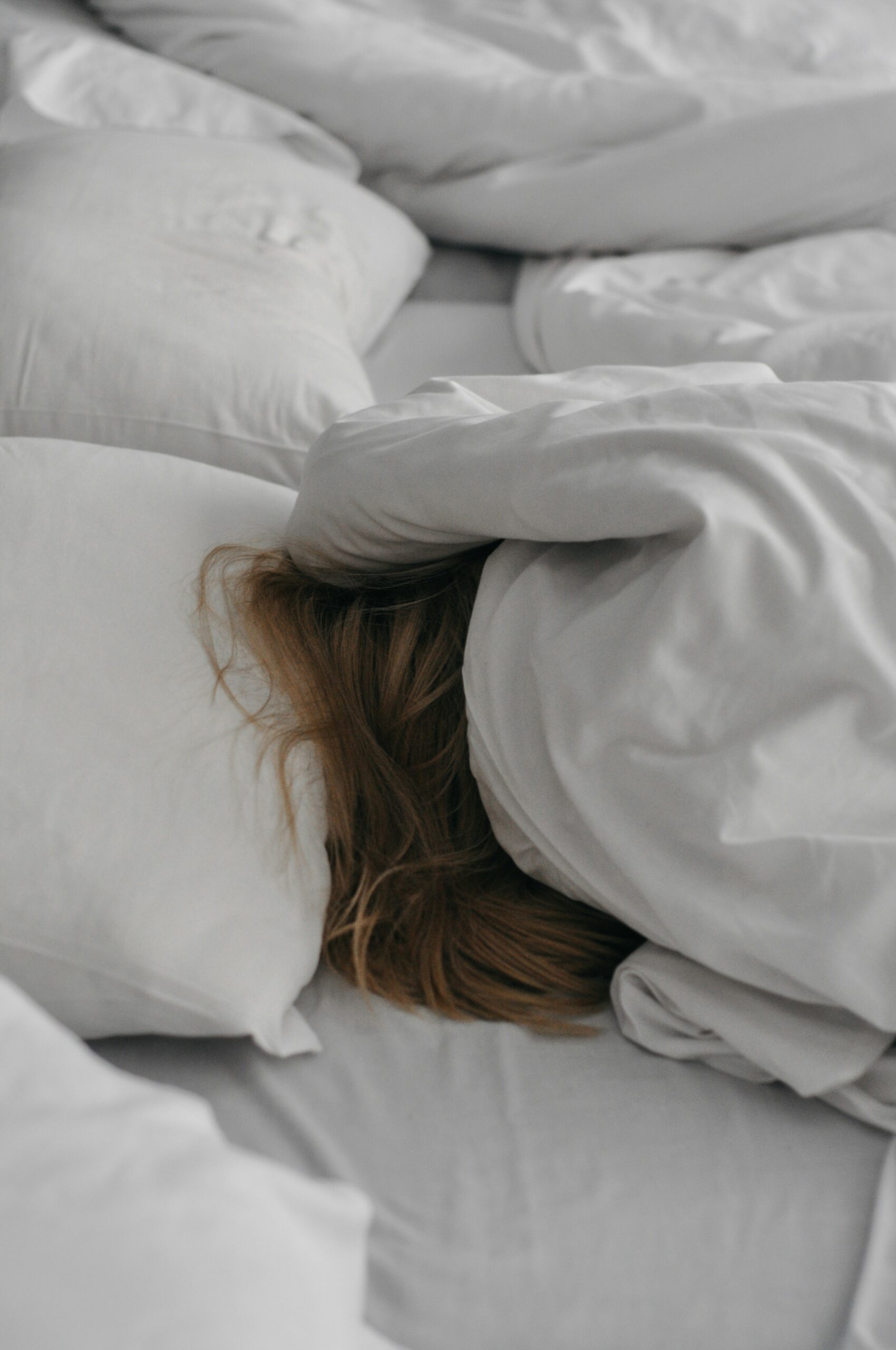 Ritmi circadiani e stress cronico: dormire meglio per vivere meglio